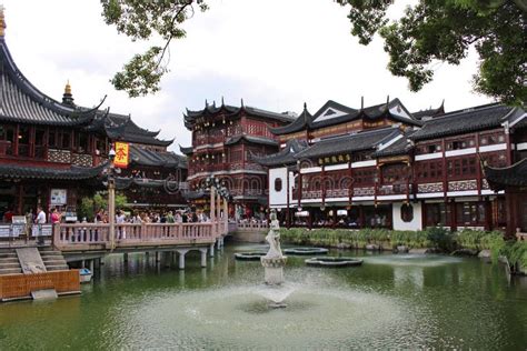 Il Giardino di Yu Hua: Uno Splendido Rifugio nel Cuore Vibrante di Fuzhou!