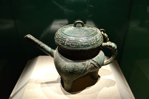 Il Museo dei Bronzi di Baoji: Un viaggio affascinante nel passato della Cina antica!